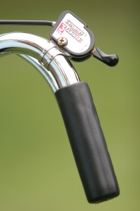 スターメーアチャー（Sturmey Archer）社製の3段シフターも当然のオリジナル。
