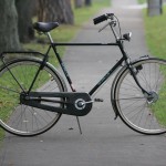 オランダ自転車の特徴であるかなり角度がつけられたヘッドとシートチューブ角。乗り手の身長もあるためかなり大きめのサイズ。